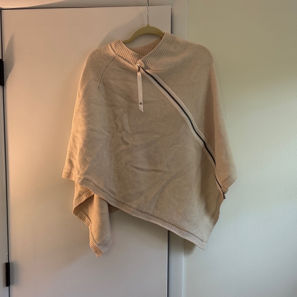 Lululemon 100% Merino wool poncho - Picture 2 of 6